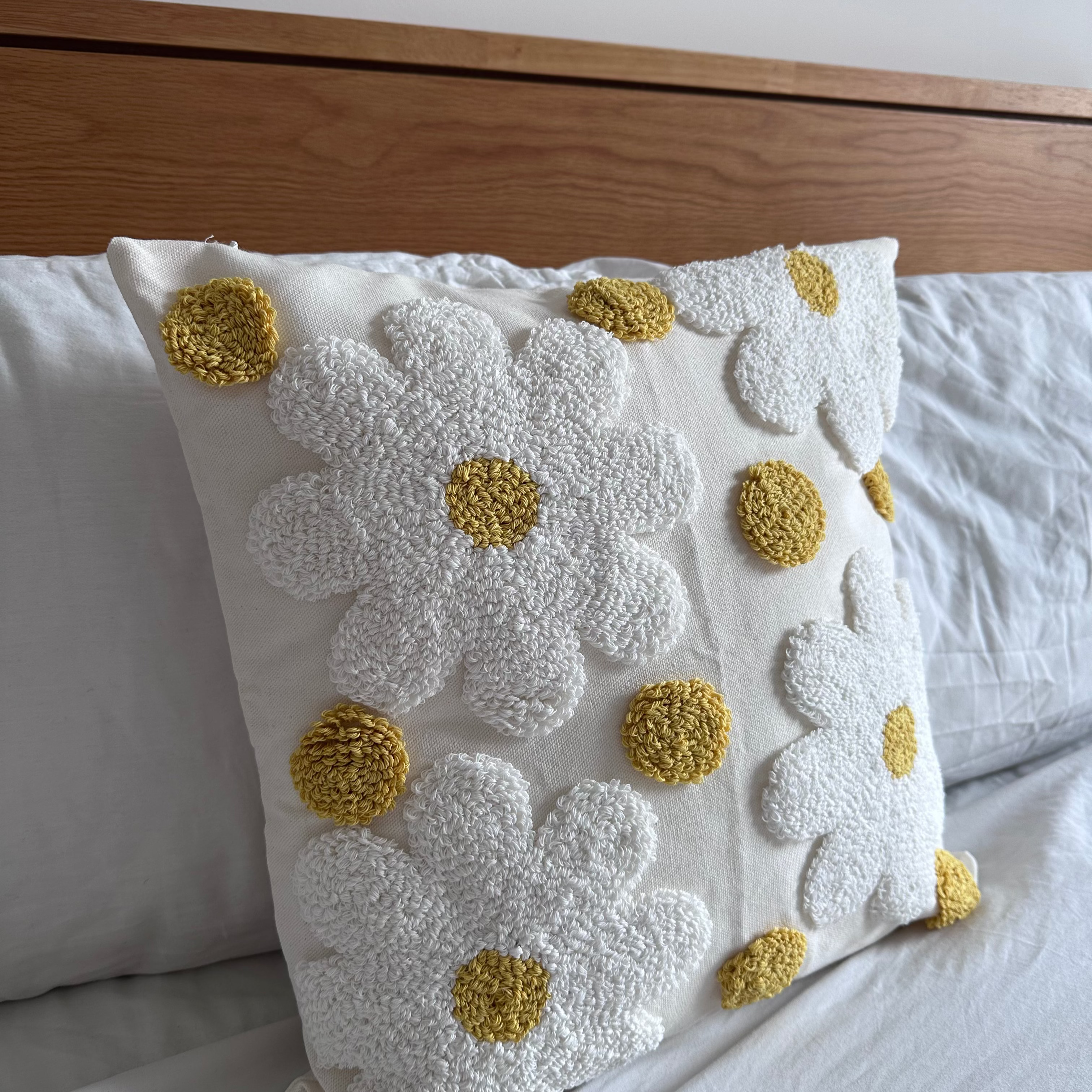 Floral daisy pattern embroided cushion cover